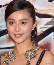 54岁张咪被曝与女儿闹翻